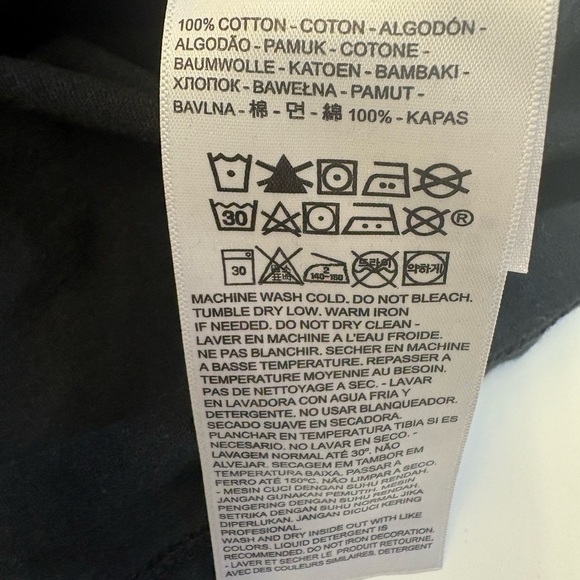 Levi's black and red classic short sleeve crewneck graphic tee women's size XS - Picture 5 of 10